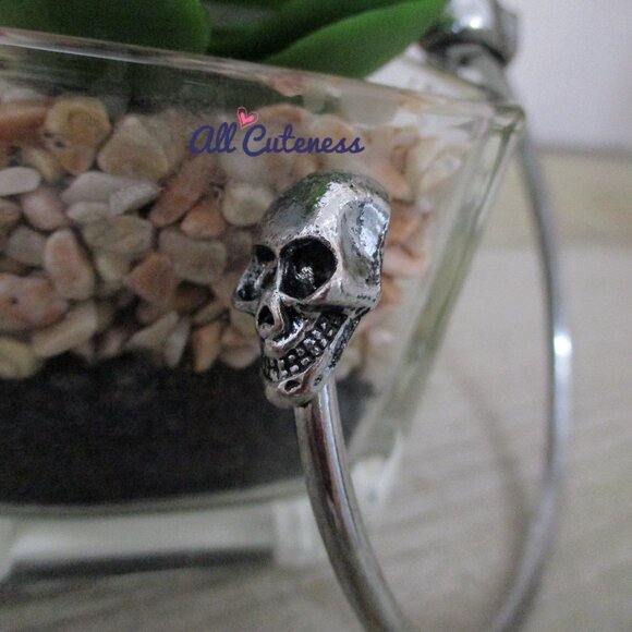 🎀 Edgy Skull Cuff Bracelet *See Details - Picture 4 of 9